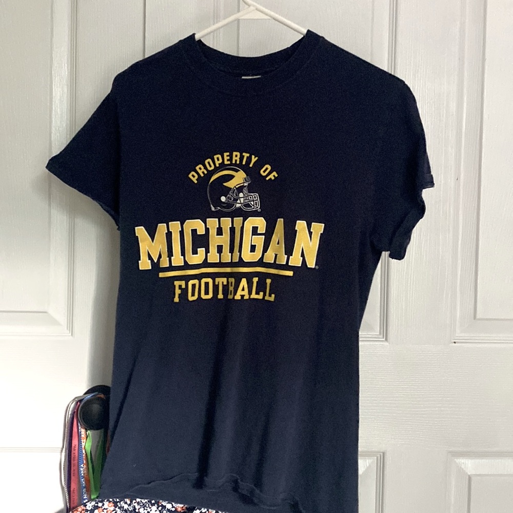 Gildan Michigan Wolverine T Shirt